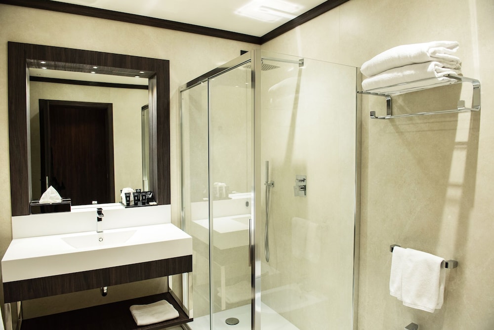 Gold Tower Lifestyle Hotel 60/60