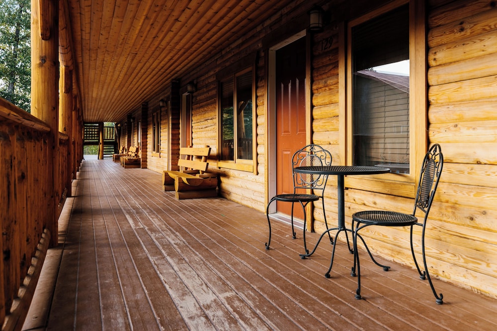 Miette Mountain Cabins 27/50