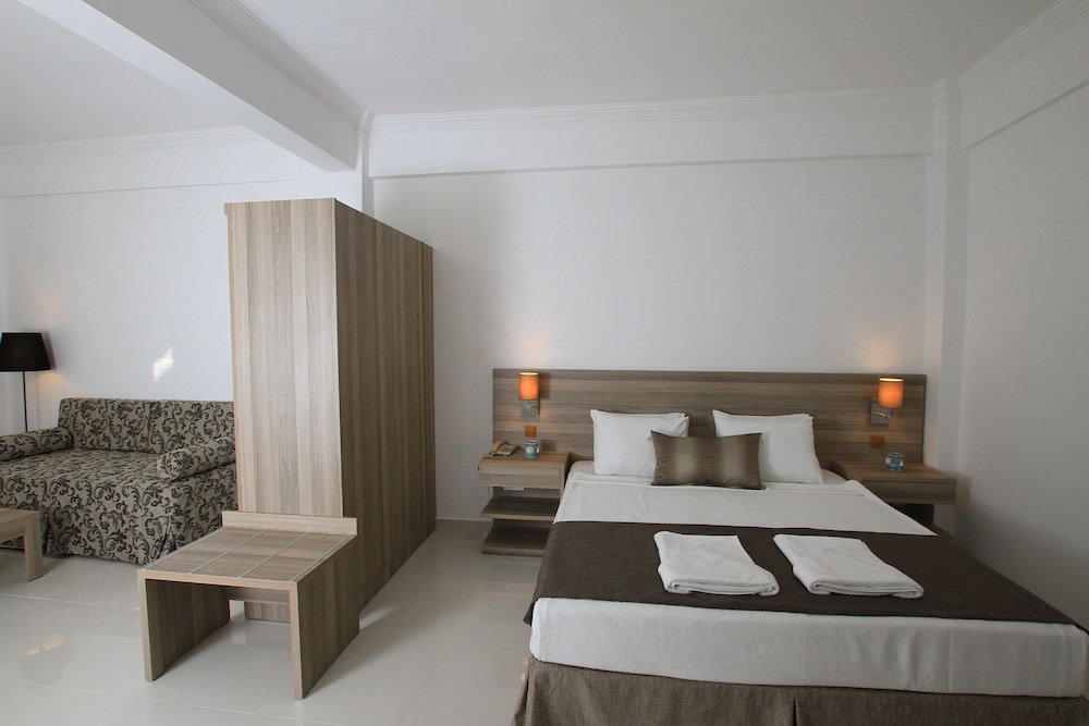 Palm Bay Beach Hotel 18/61