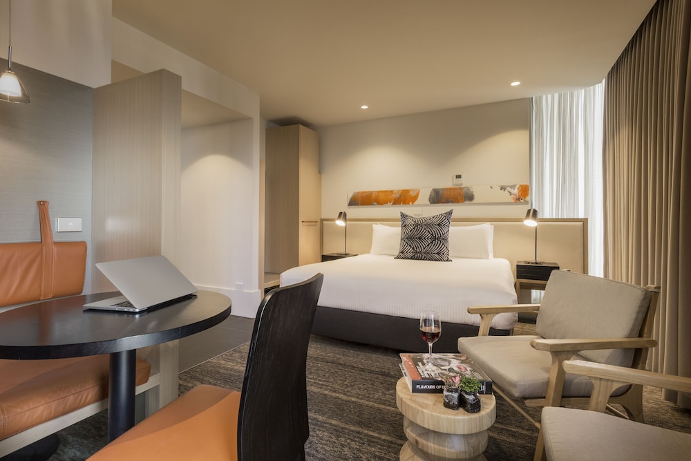 Brady Hotel Central Melbourne 8/42