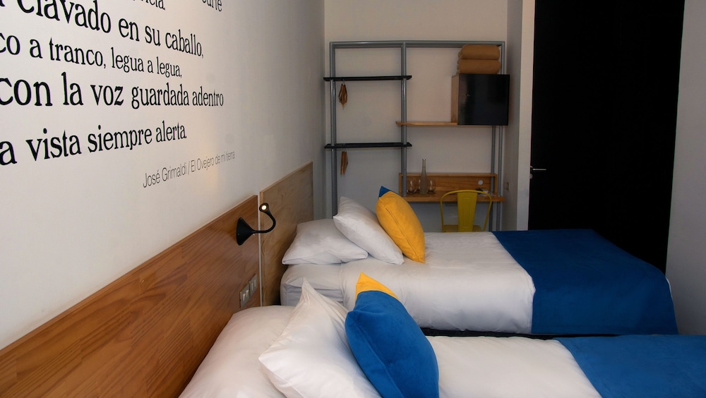 Verso Hotel 10/50