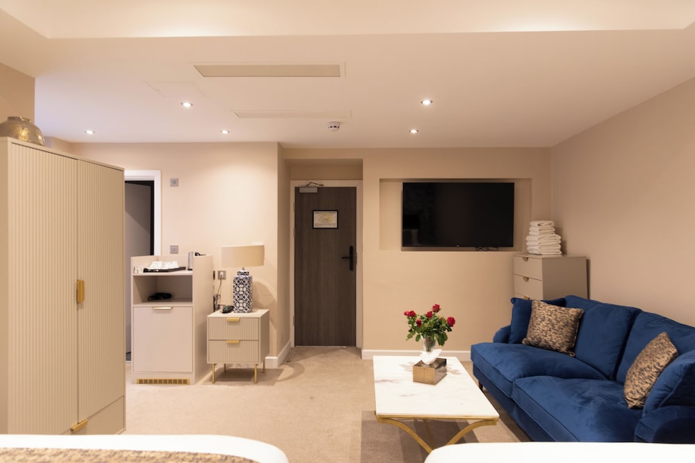 Reem Hotel 40/65