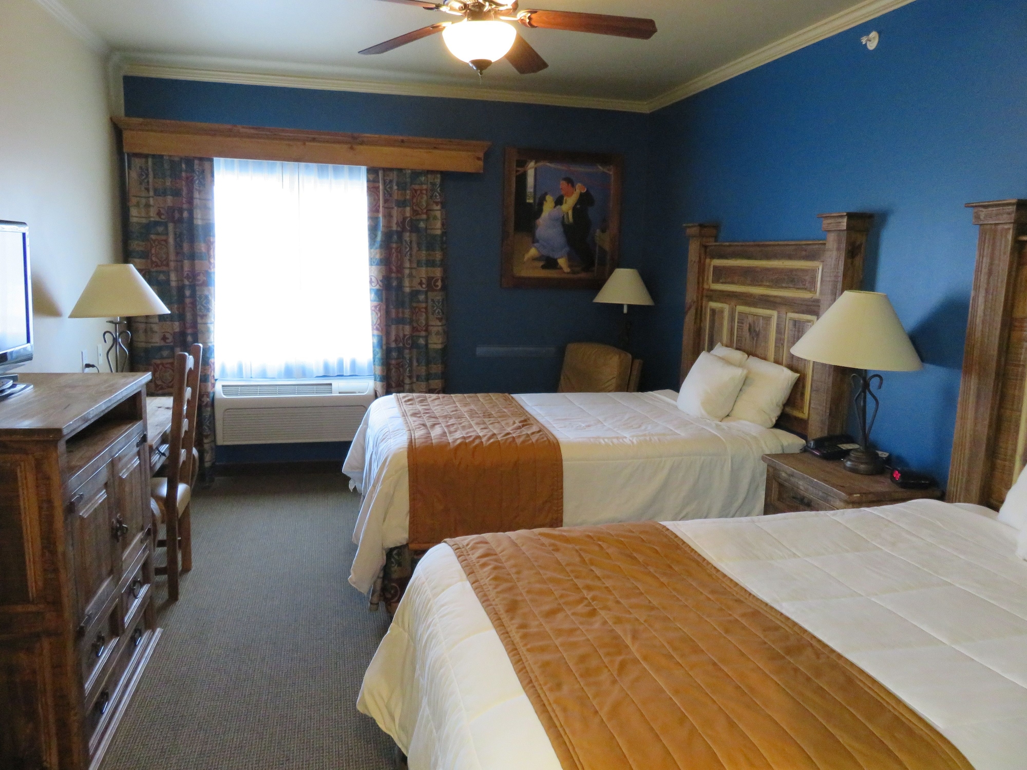 STANDARD, 2 DOUBLE BEDS