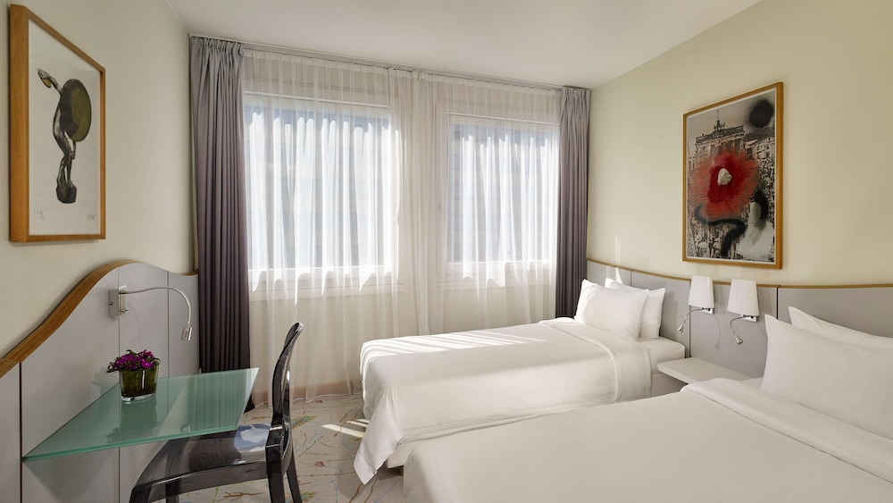 Radisson RED Berlin Kudamm 17/66