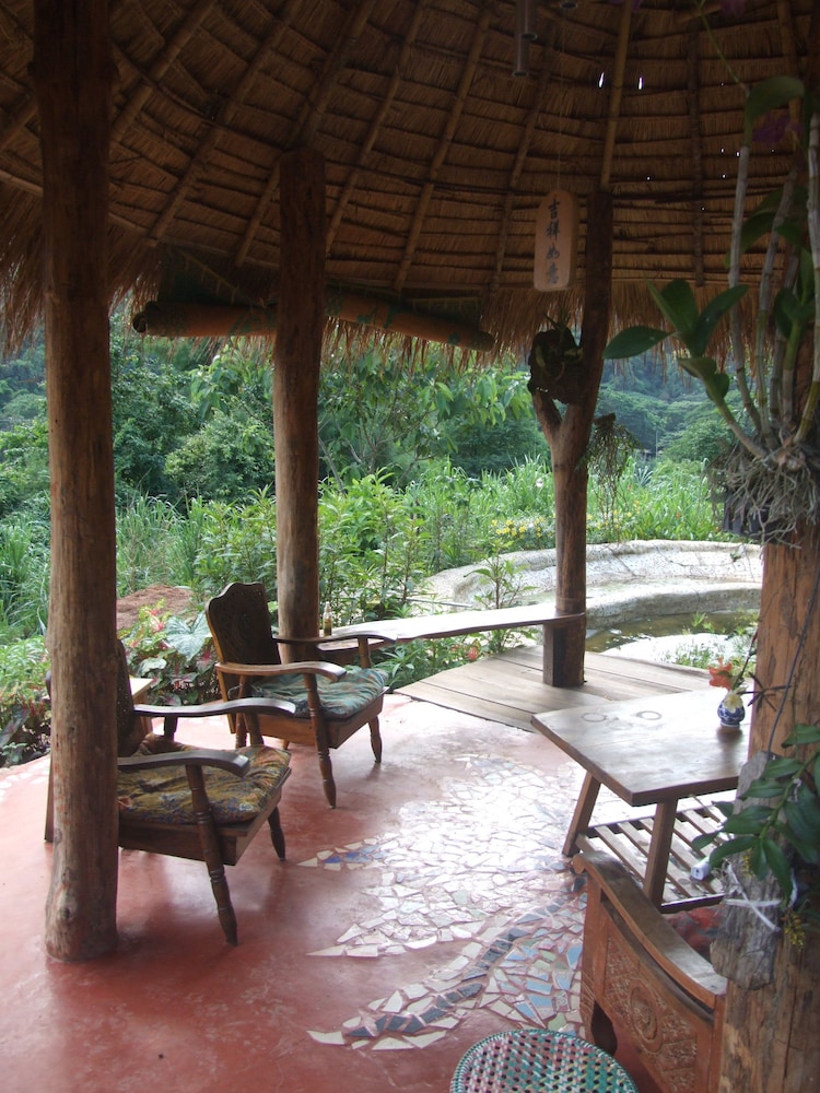 Chiang Dao Roundhouses 13/47