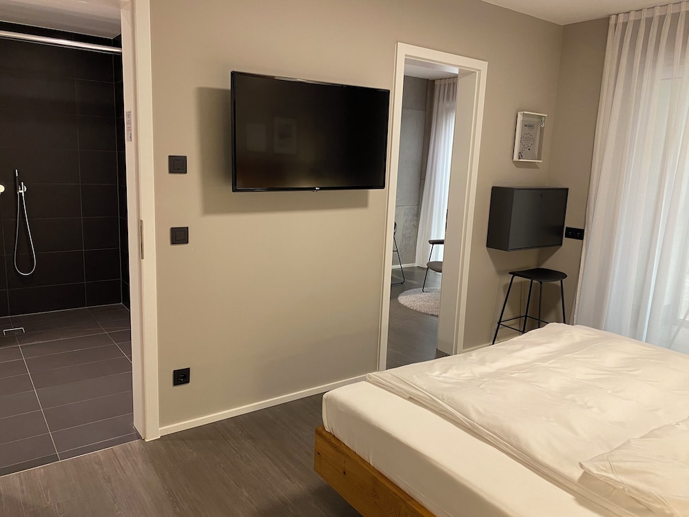 1 BEDROOM, SMART, PREMIUM, APARTMENT