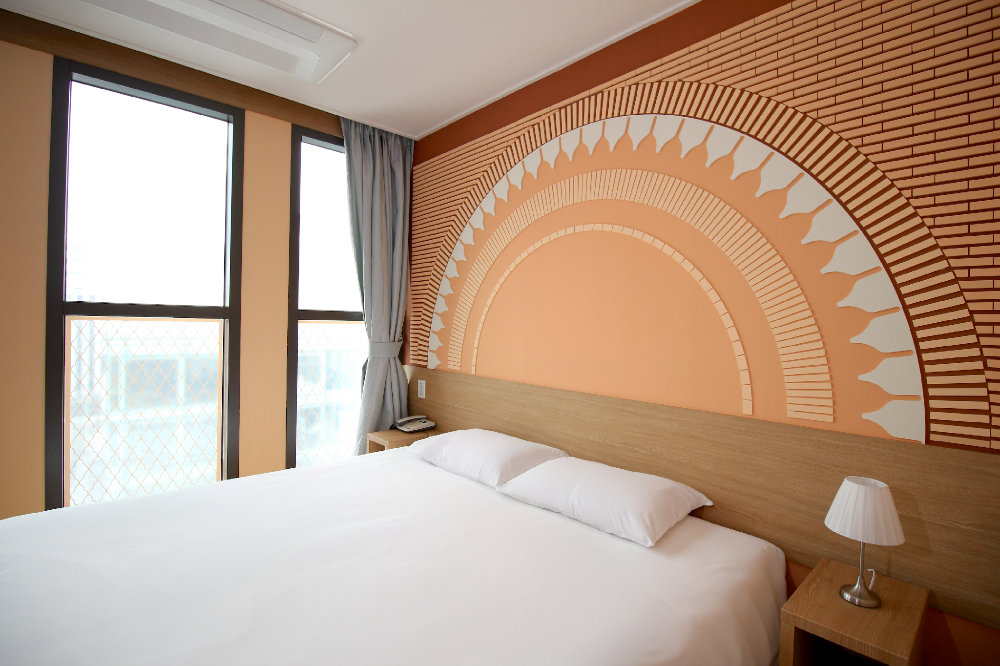 Art, Room Assigned on Arrival