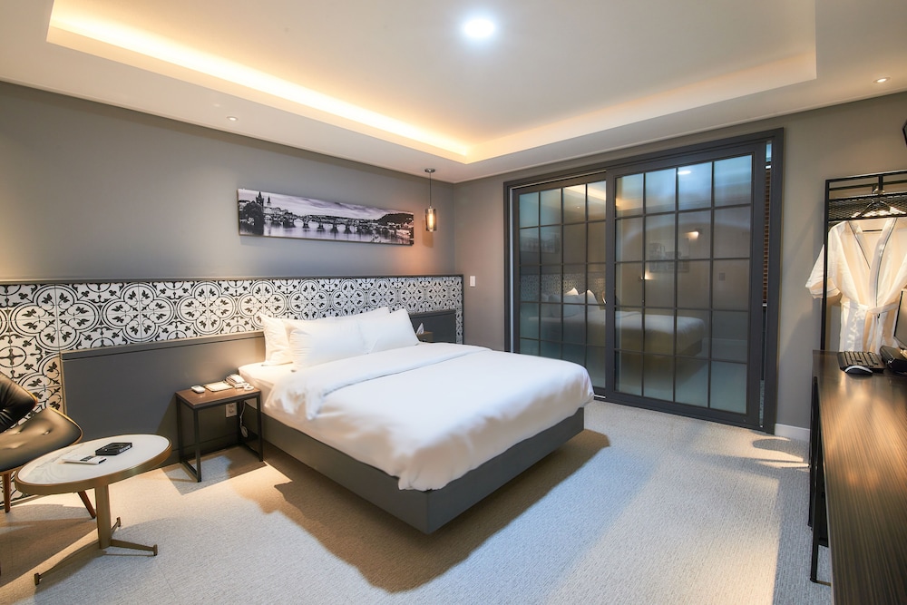 Vip, Residence, Double Bed، West In Hotel 8/10