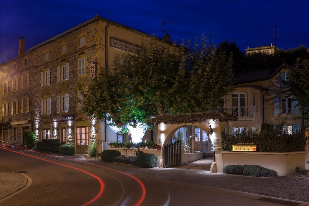 AUBERGE DE CLOCHEMERLE 42/54