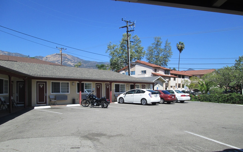 Town and Country Inn 40/50