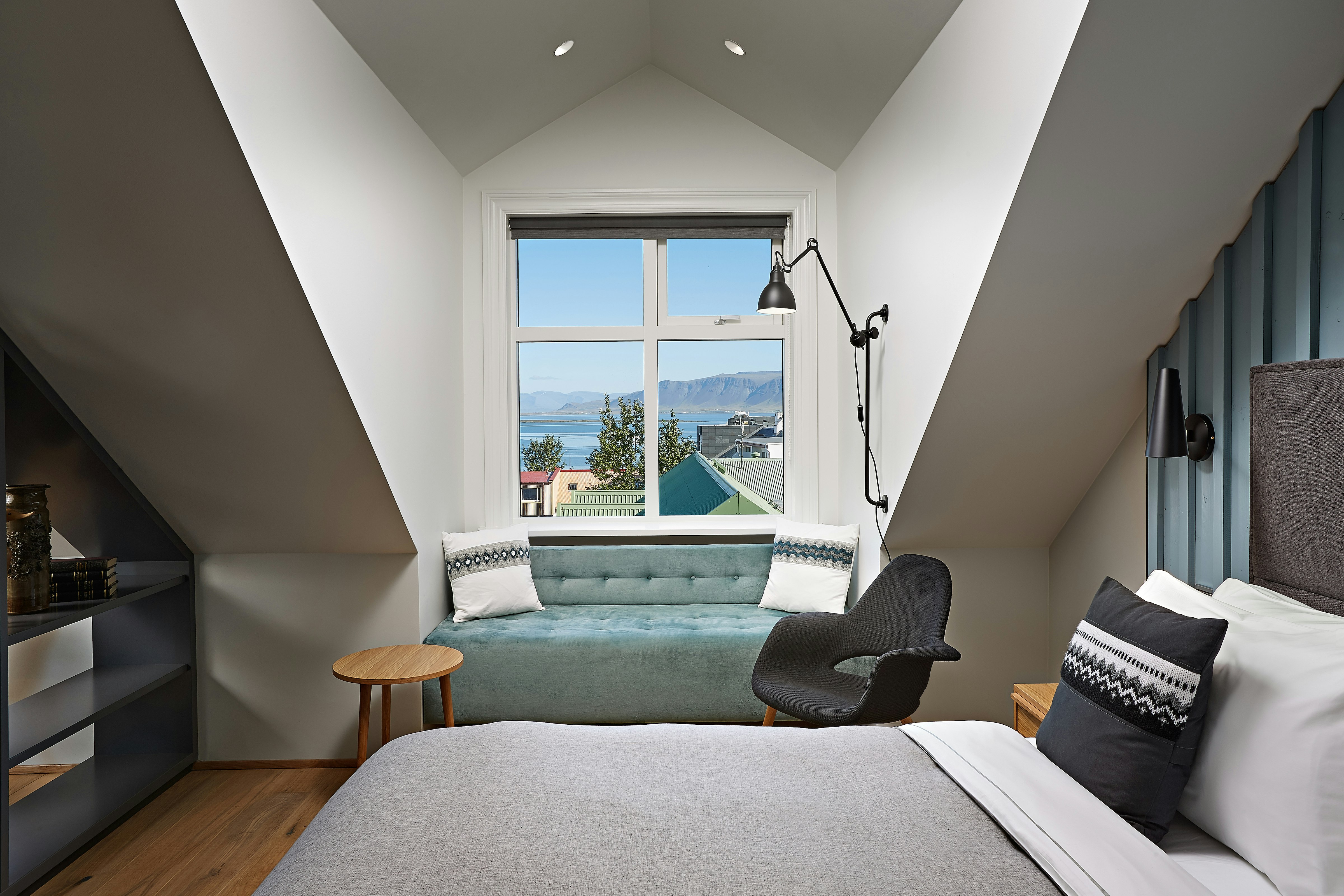 JUNIOR SUITE, KING BED