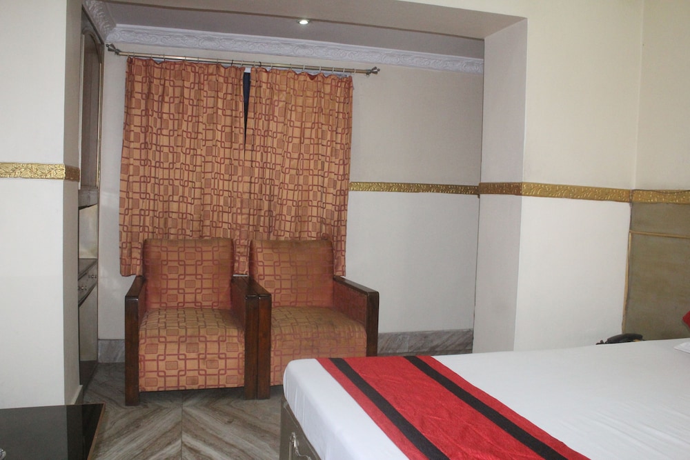 Hotel Heera 11/37
