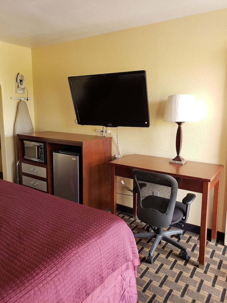 Taylor village inn and suites 11/26