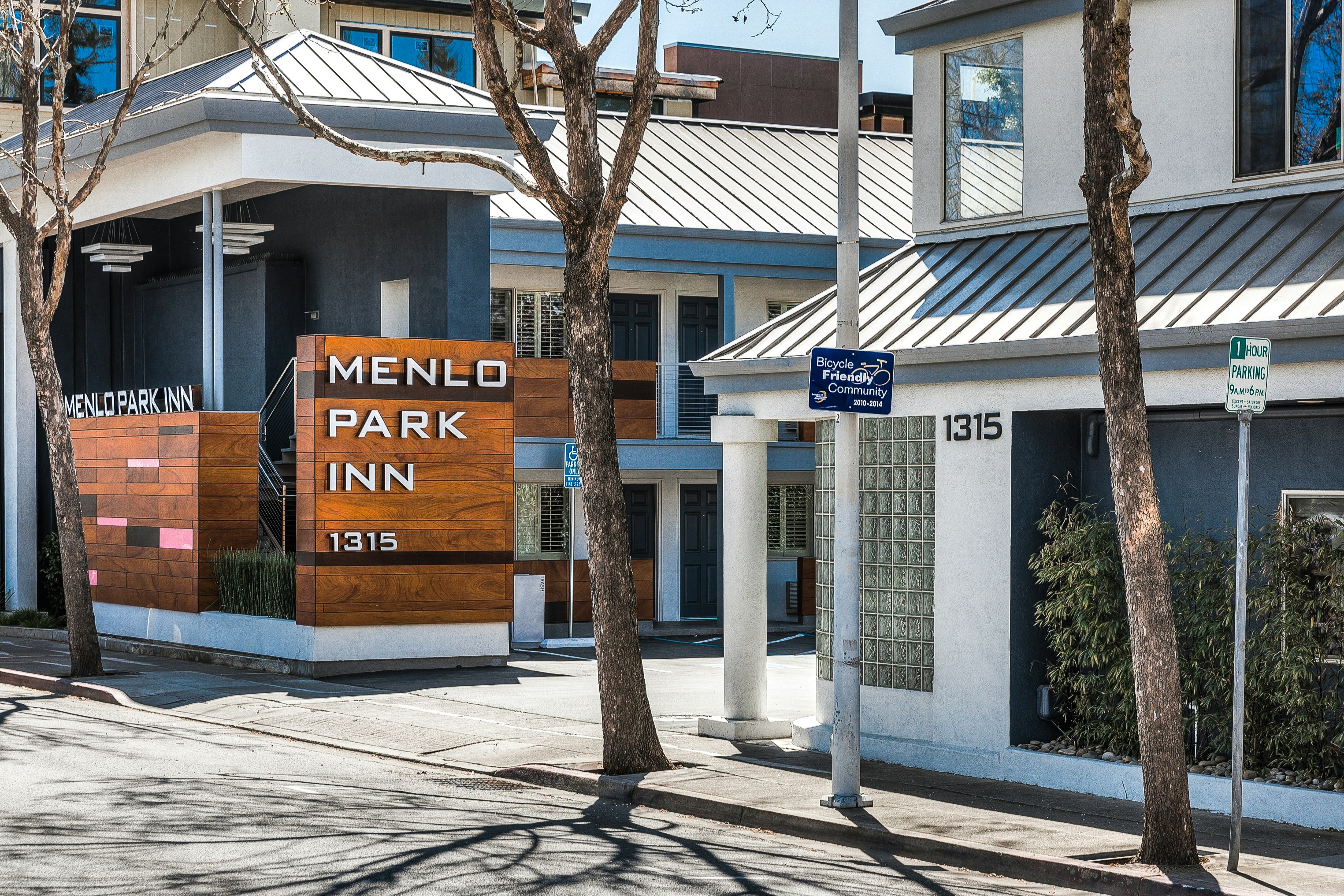 Menlo Park Inn 4/49