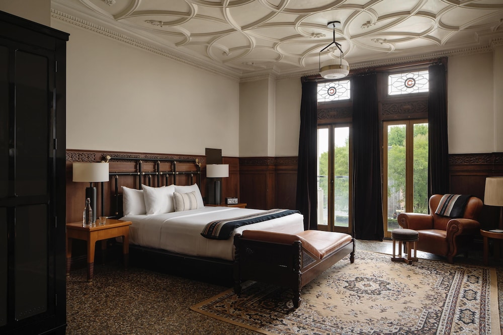 Chicago Athletic Association 16/79