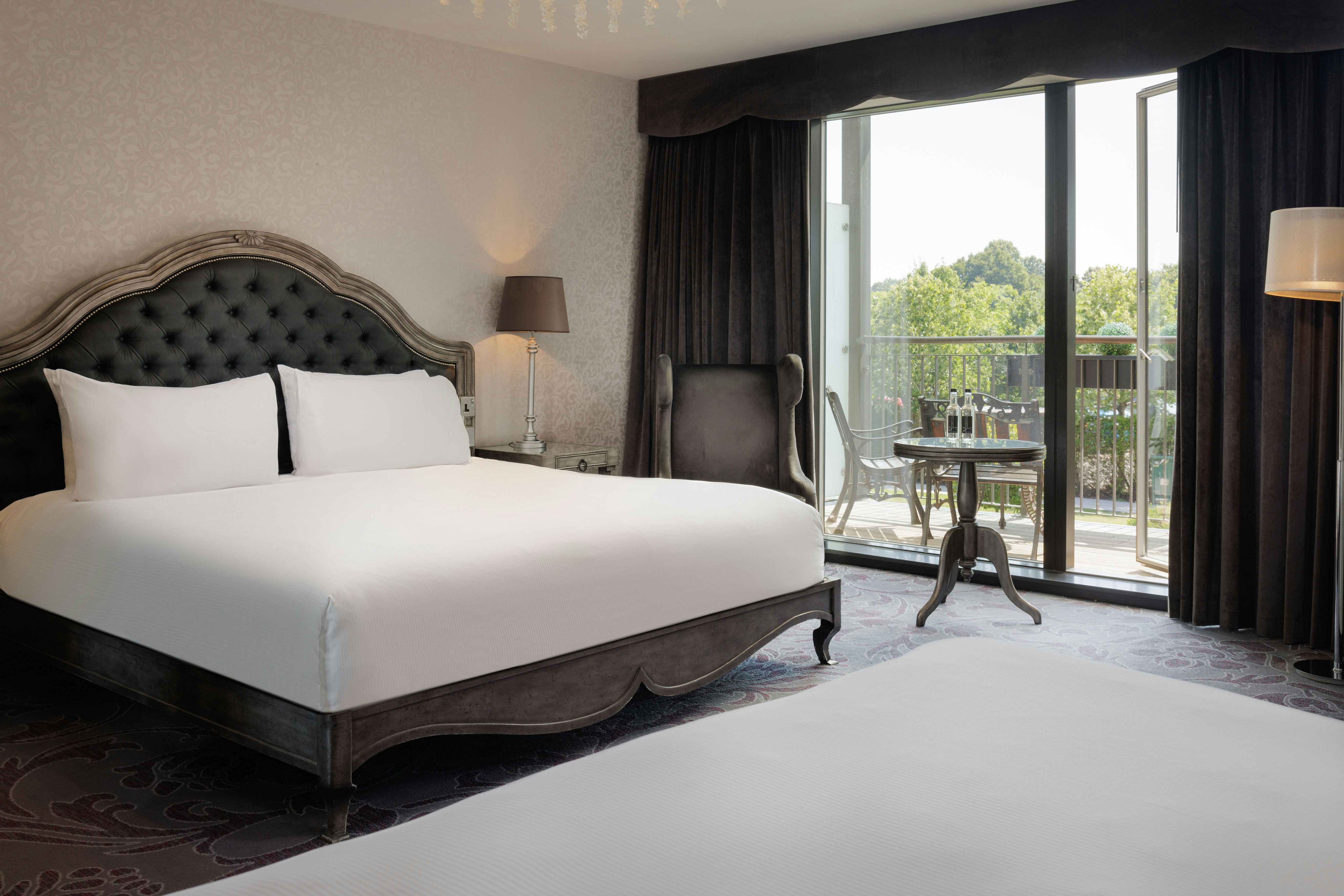 غرفة ديلوكس بسرير كينج وسرير كوين، Hilton London Syon Park 3/7