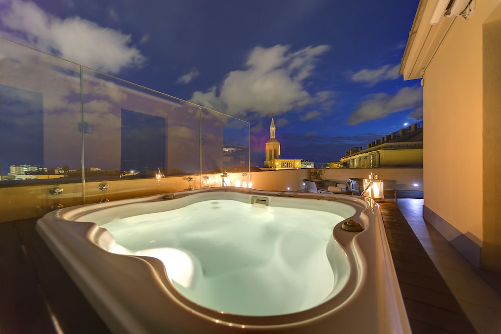 Melia Genova 29/50