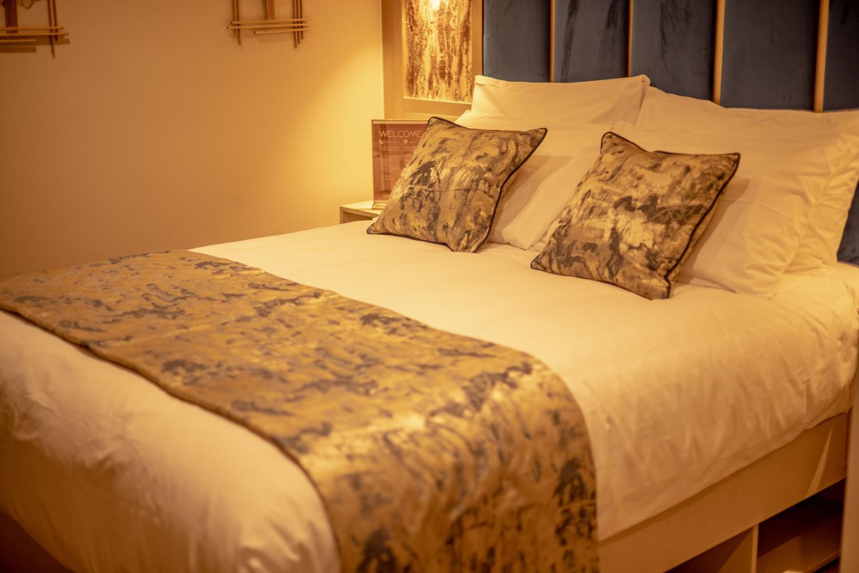 Hotel Holloway 7/14