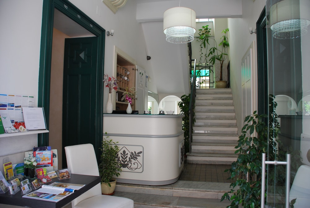 Villa Italia Bed And Breakfast 5/49