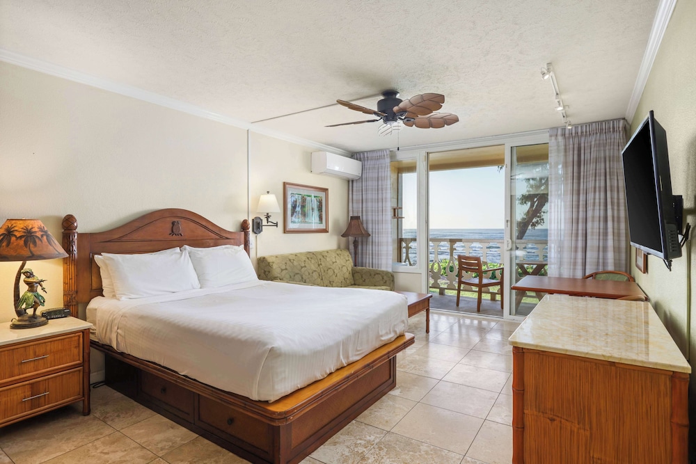 ROOM, OCEAN FRONT