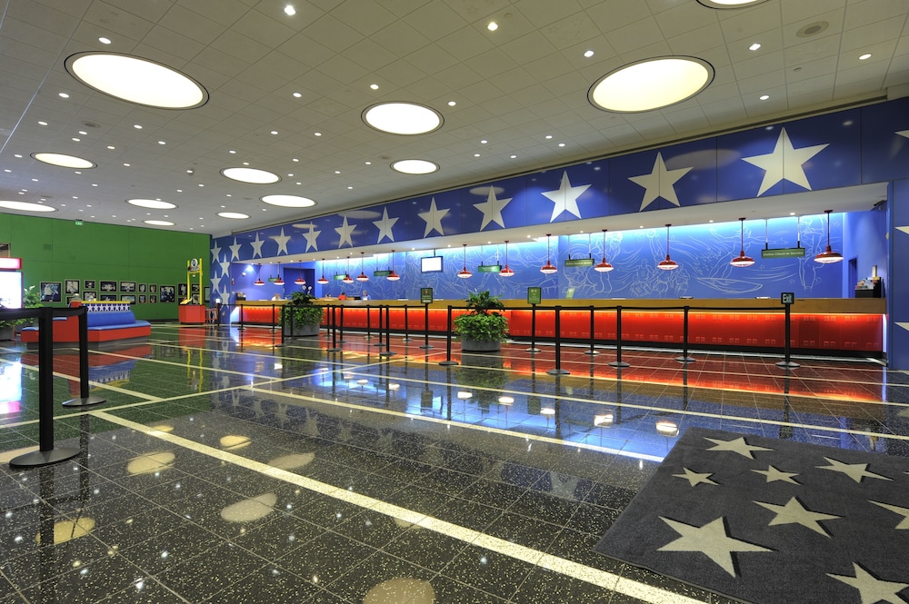 Disneys All Star Sports Resort 35/41
