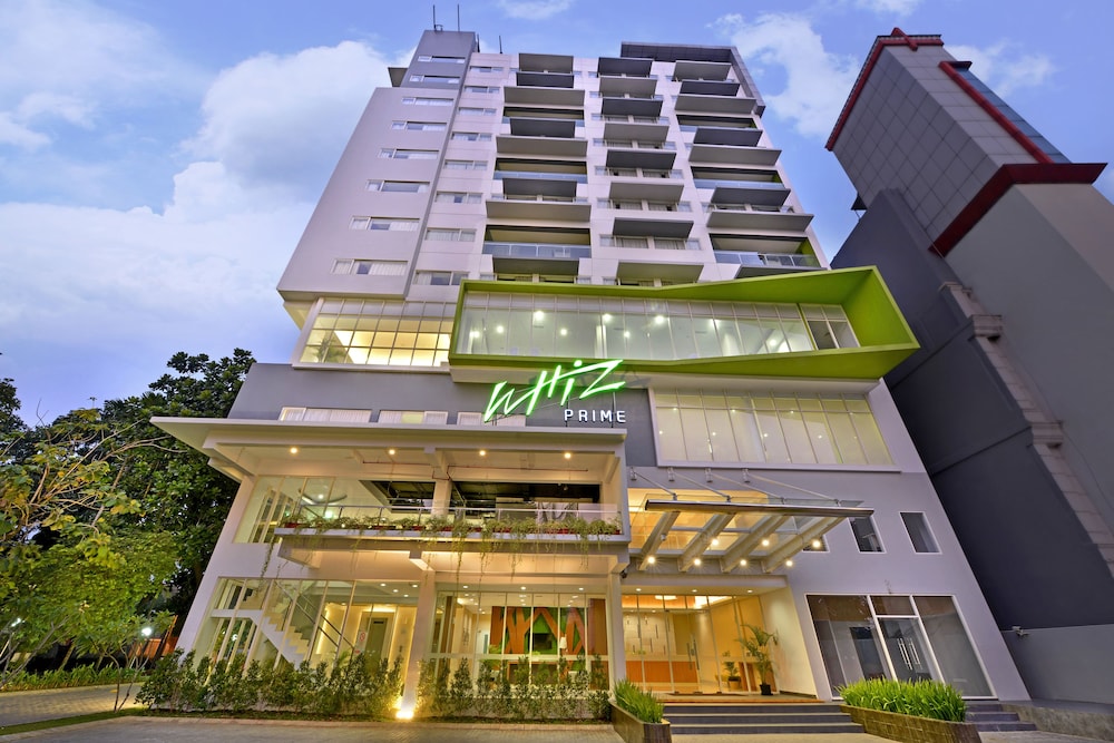 Whiz Prime Kelapa Gading 2/71