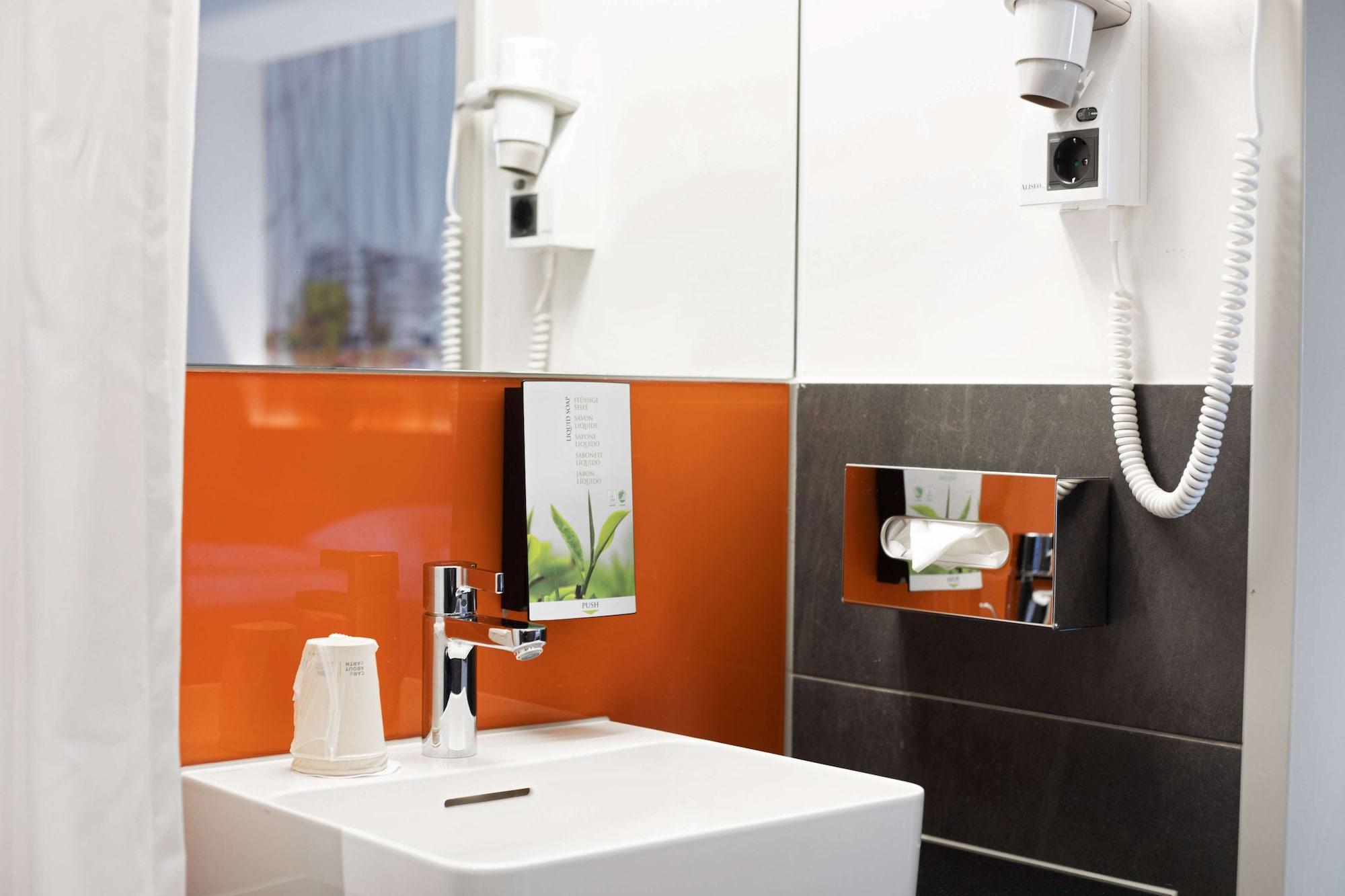 Standard, Multiple Beds، Campanile Leipzig Halle Airport 5/7