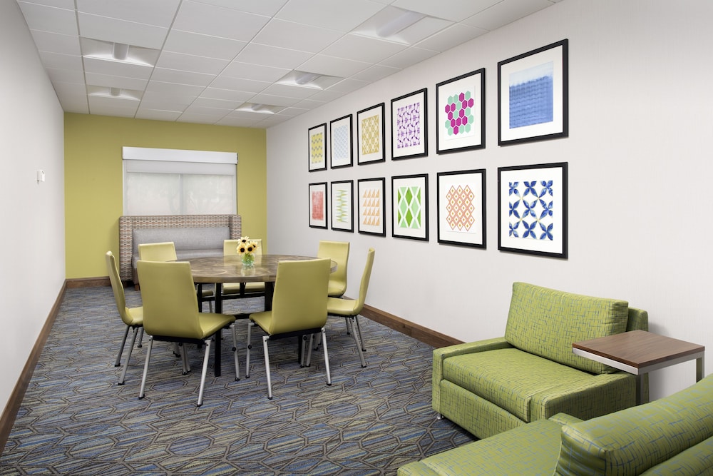 Holiday Inn Express Suites Baltimore Bwi Airport North Ex Wingate By Wyndham 57/69