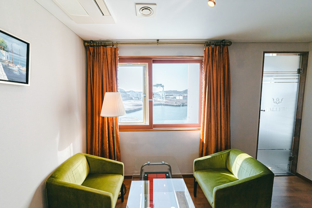 Hotel Gallery 30/50