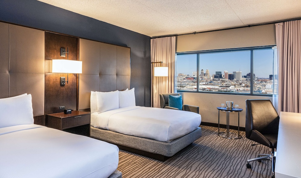 Room, 2 Double Beds, City Skyline View