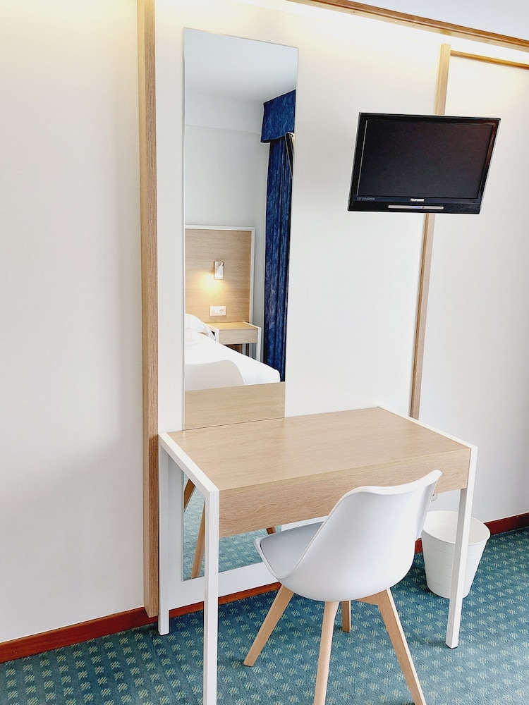 Hotel Costa Atlantica 41/49
