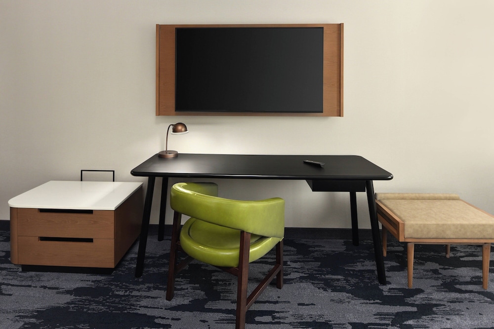 Fairfield Inn & Suites by Marriott Anaheim Los Alamitos 36/46