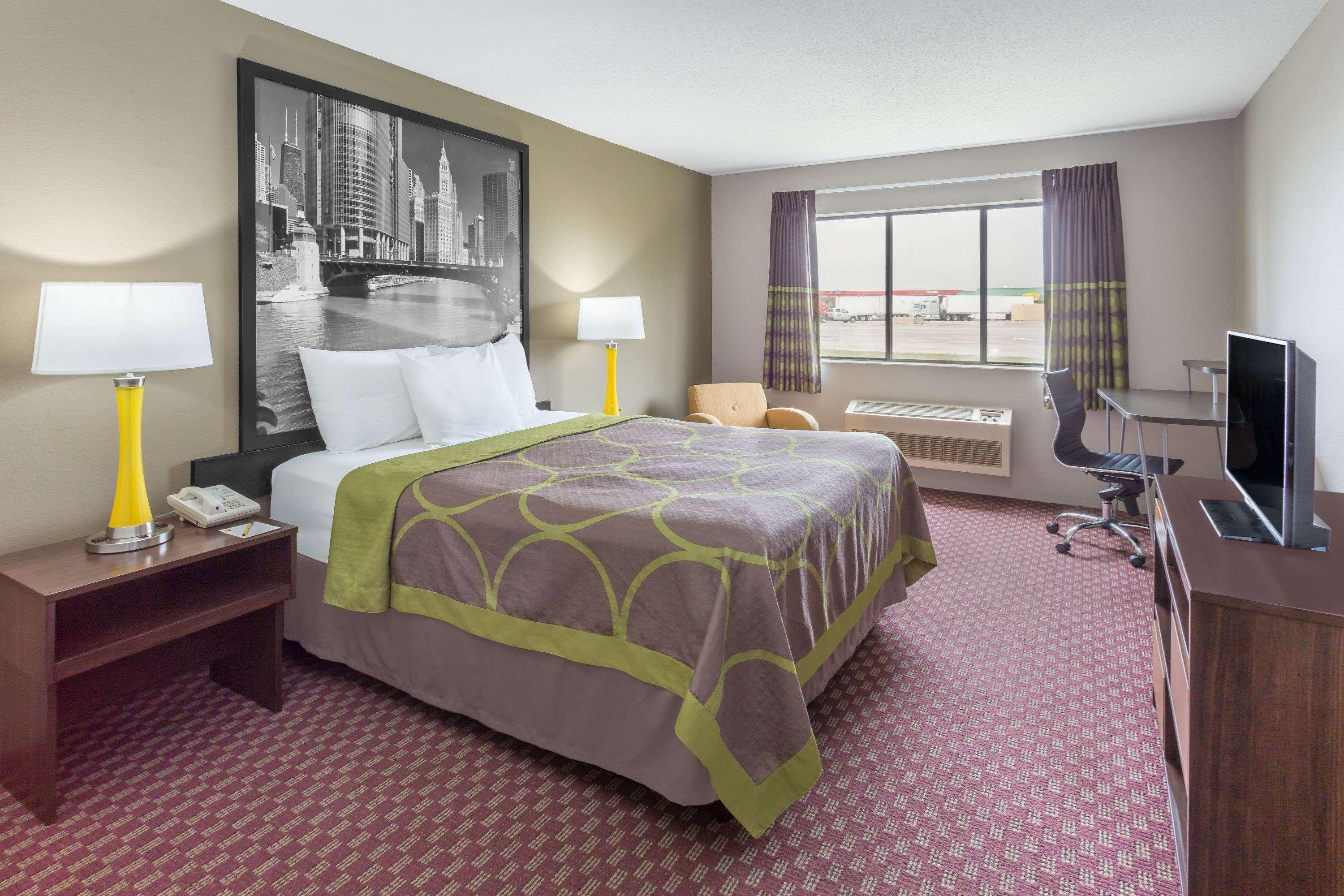 Super 8 by Wyndham Hebron Lowell Area 9/16