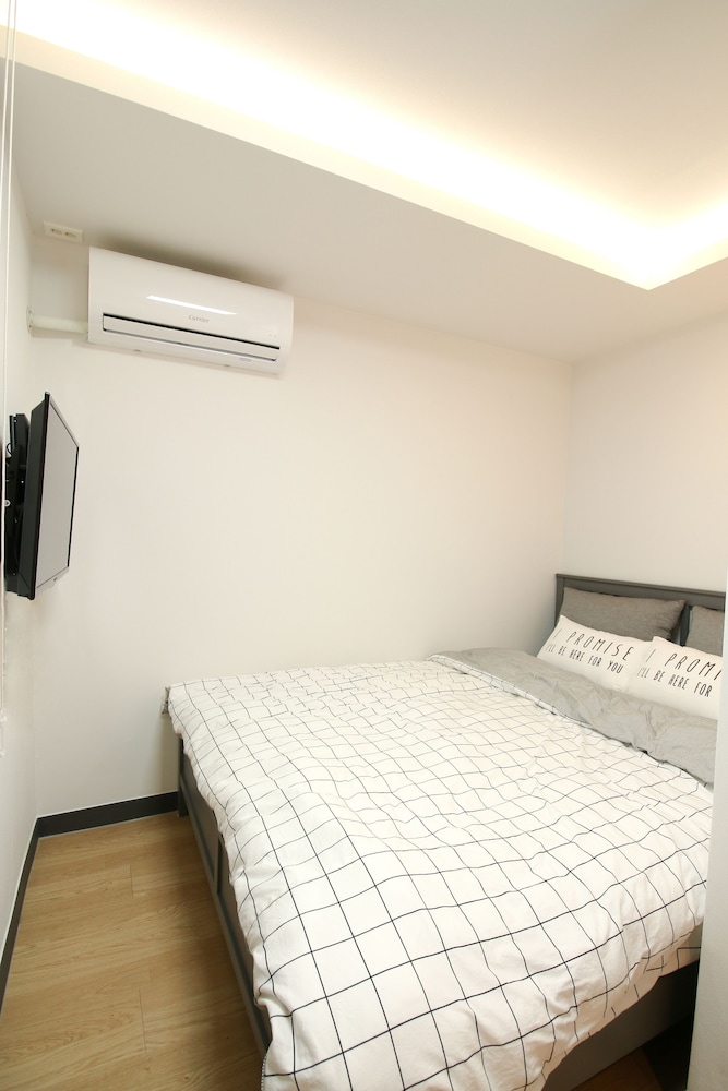 Heima Guesthouse Hongdae 7/26