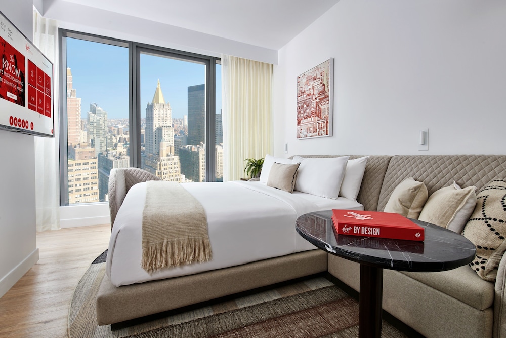 SKY, KING BED, CITY VIEW, ACCESSIBLE