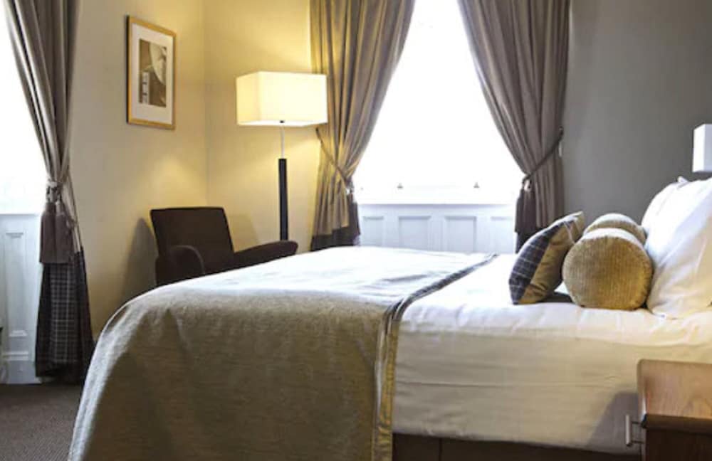 Parliament House Hotel 15/65