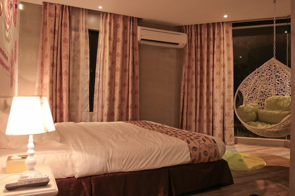 Just In Hotel 13/29