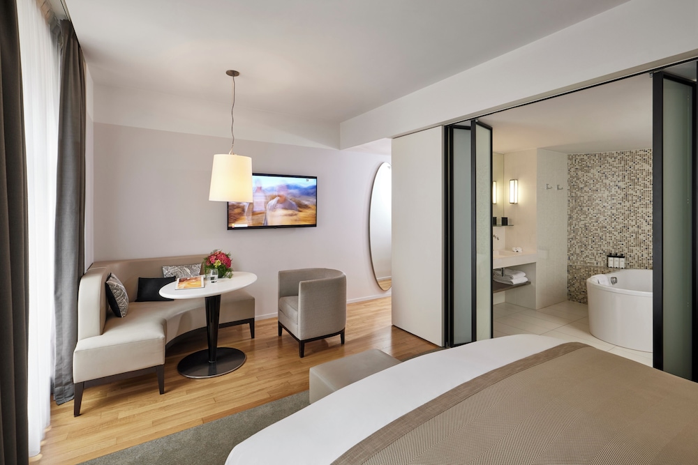 PREMIUM, JUNIOR SUITE, KING BED