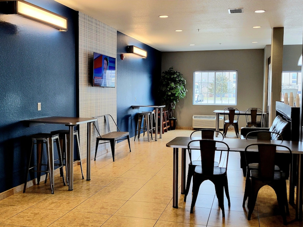 Microtel Inn Council Bluffs 39/50