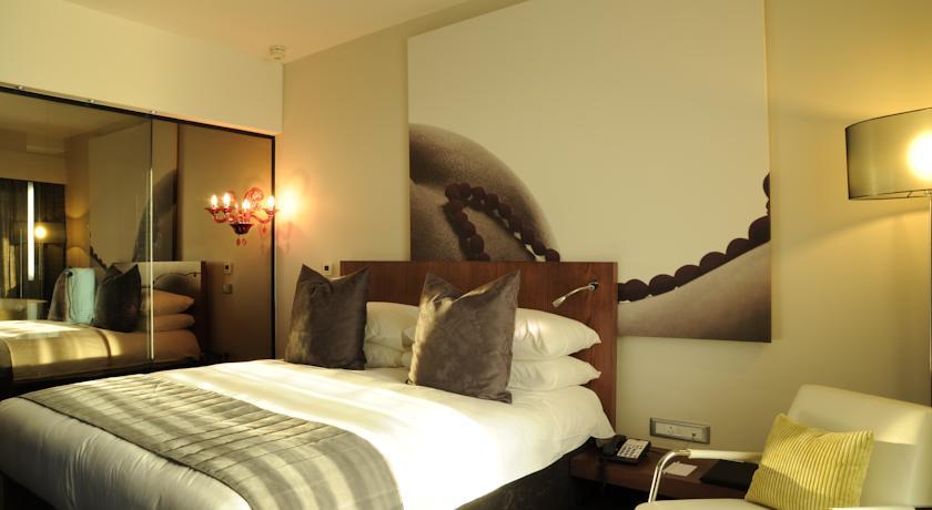 غرفة قياسية بسرير مزدوج، Southern Sun Rosebank 2/4