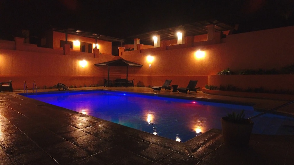 Rival Hotel 37/46