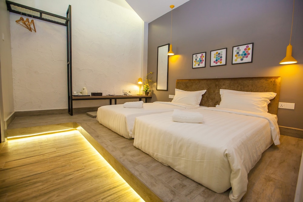 SUPERIOR, TWIN BEDS, NO WINDOW, TATAMI