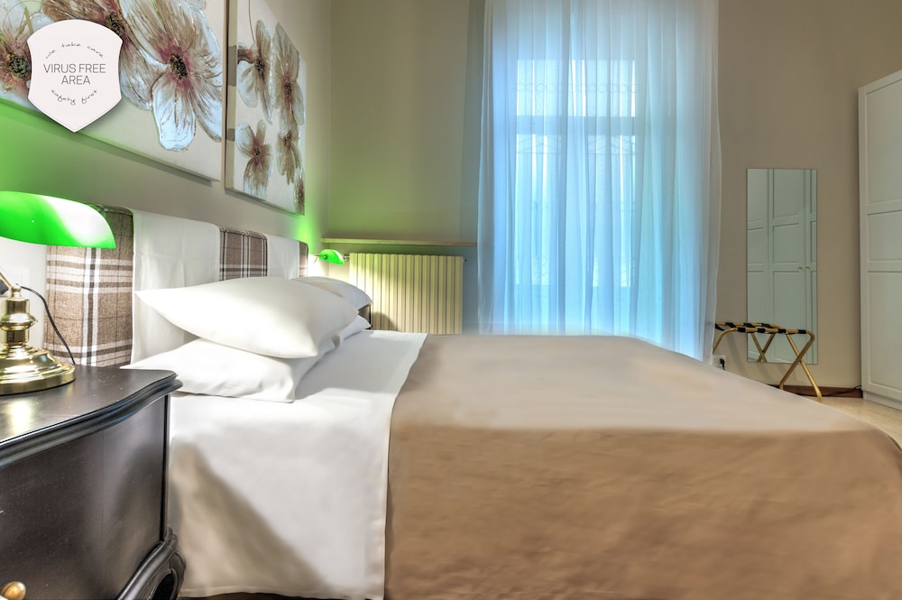 Rame Suites 8/68