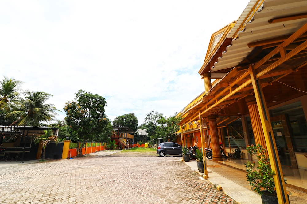 Ombey Guest House by ZUZU 19/20