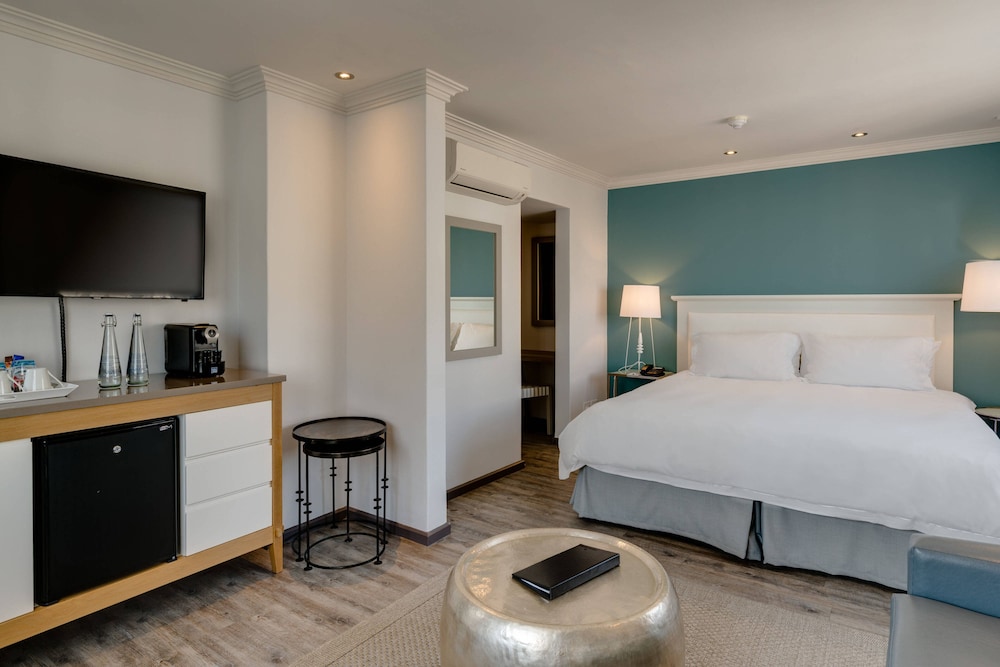 Protea Hotel by Marriott Cape Town Sea Point 10/38