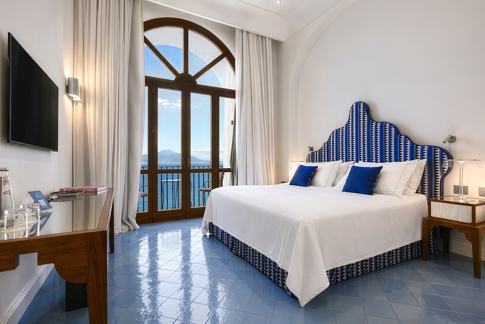 SUITE, SEA VIEW