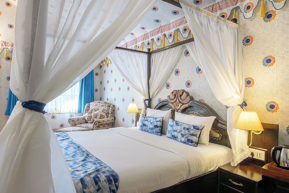Sunrise, Tent, Double Bed, Bathtub