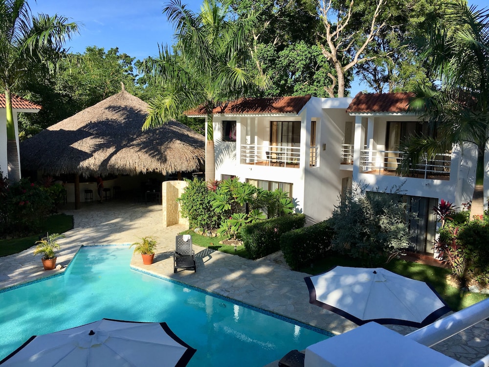 Coral Blanco Hotel 71/73