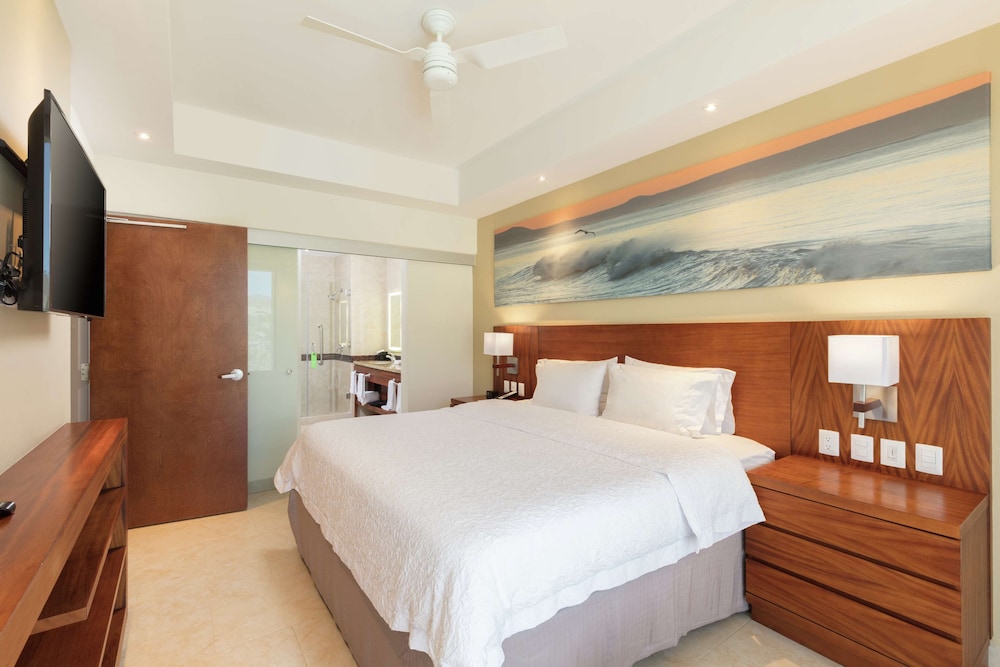 Hampton Inn and Suites by Hilton Los Cabos 7/55