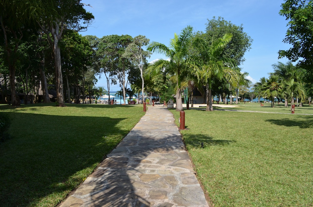 Baobab Beach Resort 67/72